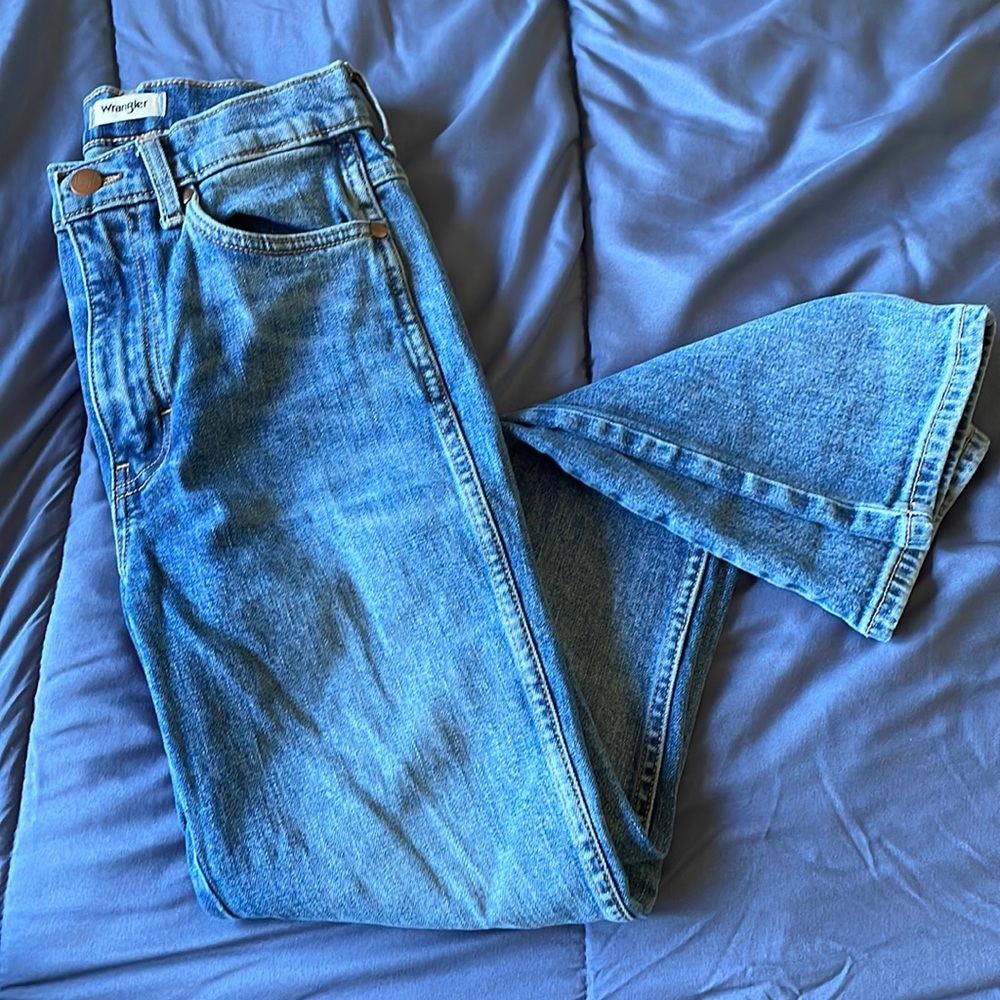 Size 24 wranglers . High rise slim .